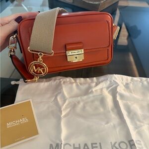 Michael Kors Bradshaw Crossbody Camera Bag Orange